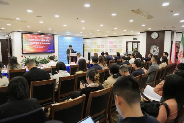 百盛证券 美债“庞氏骗局”濒临破产？专家：高关税恐成最后一根稻草