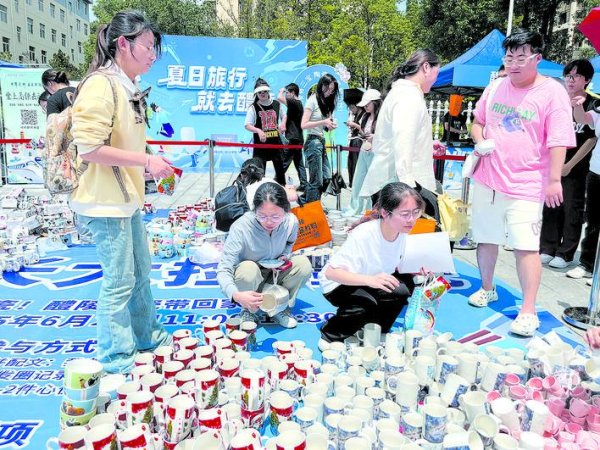 牛点策略 “醴陵三宝”进长沙学院